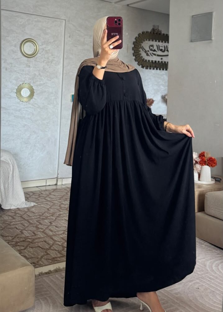 فستان حرير المدينة باللون الأسود